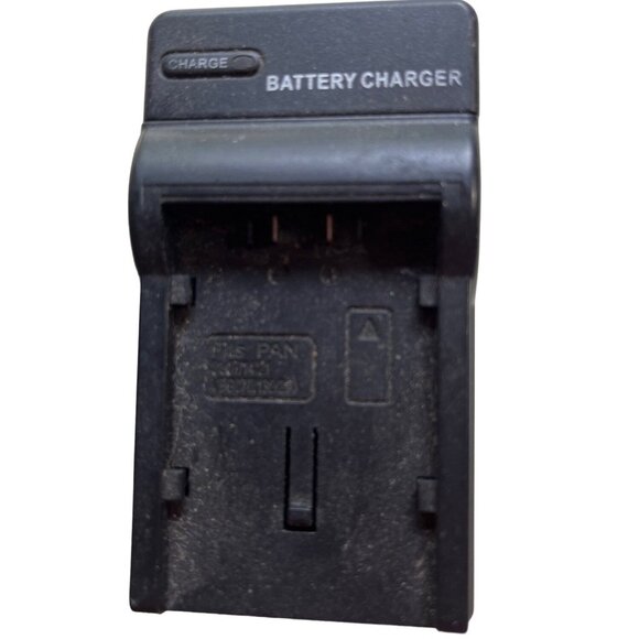 Video/Digital Camera Travel Charger Universal Input 100-240V Output 8.4V 500mA F - Picture 2 of 7